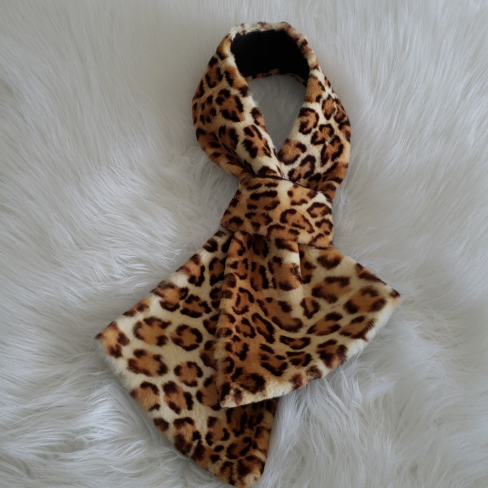 ANIMAL LEOPARD PRINT RABBIT SHAWL